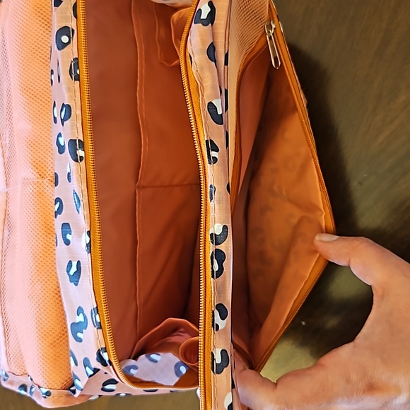 NWT Travel Toiletry Pouch, Hanging, Multi-Compartment Animal Print in Pink - Picture 5 of 8